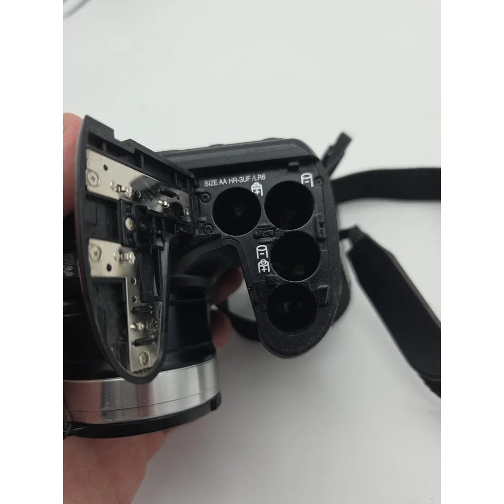 Fujifilm FinePix S Series S700 7.1MP Digital Camera - TESTED - READ